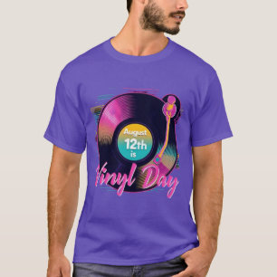 Retro Vinyl Day Poster - Farbenfrohe Turntable Kun T-Shirt
