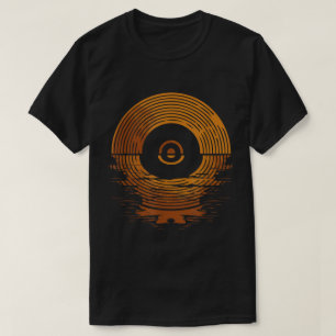 Retro-Vinyl-Schallplatte-Sonnenuntergangs-Design T-Shirt