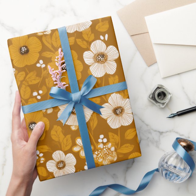 Retro Warm Tone Flower Mustard Floral Pattern Geschenkpapier (Schenken)