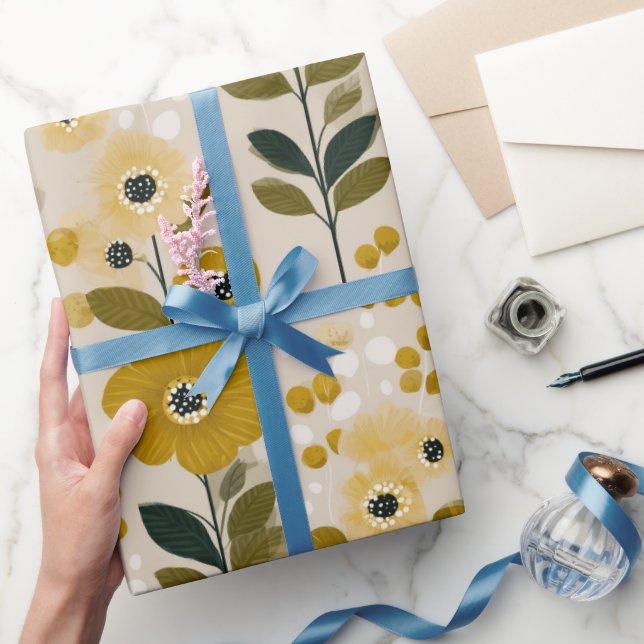 Retro Warm Tone Flower Mustard Floral Pattern Geschenkpapier (Schenken)