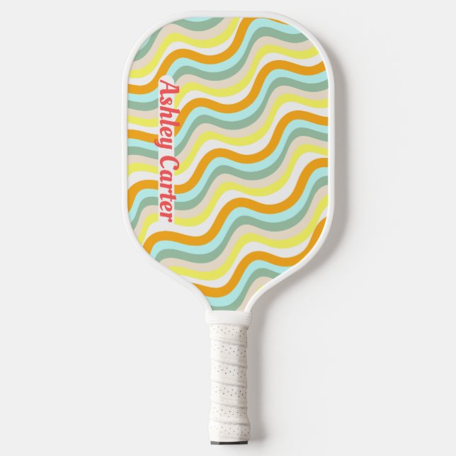 Retro Waves 80s Vertical Name in Red Pickleball Schläger (Vorderseite)