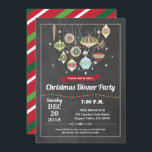 Retro Weihnachts-Party-Ornament-Austausch Vintag Einladung<br><div class="desc">[Alle Texte sind editierbar]Holen Sie sich dieses stilvolle Design jetzt!
Beruf: Weihnachts-Party,  Zieraustausch,  Brunch,  Dinner,  Topf Glück Party,  Haushaltsheizung,  RuhestandspartyThema: Weihnachten,  ZieraustauschStil: Retro,  Vintag,  rustikalFarben: Rot,  Braun,  Grün,  festliche Farben.
Grafik: Kreideboden,  bunte Weihnachtsschmuck,  buntes Streichhellen</div>