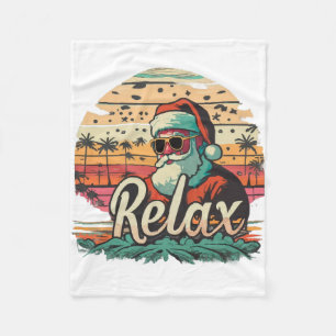 Retro Weihnachtsmann mit dem Titel Relax Fleecedecke