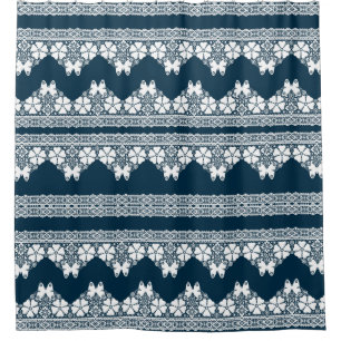 Retro-weiße Spitze mit Schmetterlingen auf dunkelb Duschvorhang