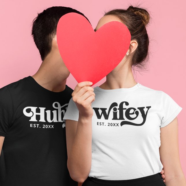 Retro Wifey Hubby Matching Groovy Personalisiert T T-Shirt (Von Creator hochgeladen)