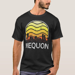 Retro Wisconsin Mequon Visitors Skyline Vintag T-Shirt