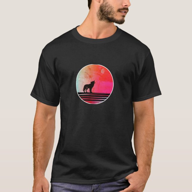Retro Wolf Howling Moon T-Shirt (Vorderseite)