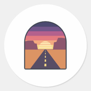 Retro-Wüsten-Highway-Sonnenuntergangs-Bogen Runder Aufkleber