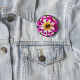 Rett der Bienenblume auf der rosa Dahlia-Blume Button