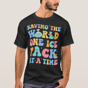 Rett des Welt-One-Ice-Packs bei Time-School-Kranke T-Shirt