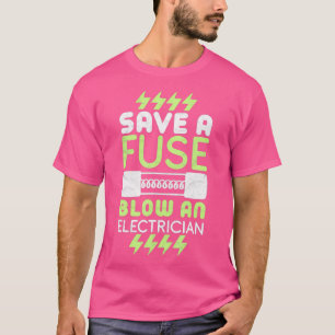 Rett einer Sicherung und eines elektrischen Gesche T-Shirt