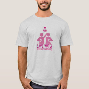 Retten Sie Wasser-Dusche mit einem Freund T-Shirt