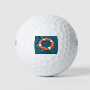 Rettungsring auf Wasser schwimmend Golfball