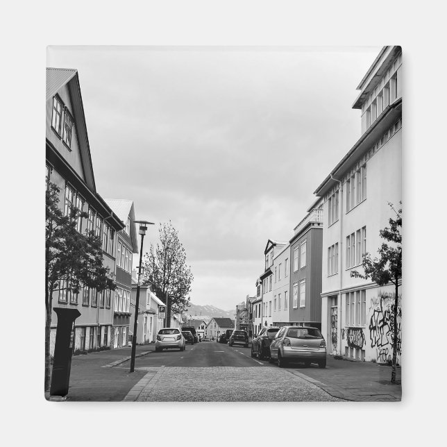 Reykjavik Street Scene Island Black and White Magnet (Vorne)