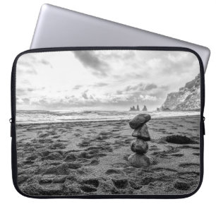 Reynisfjara Beach Cairn Laptopschutzhülle