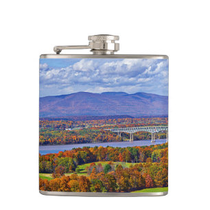 Rhinecliff Bridge im Herbst Flachmann