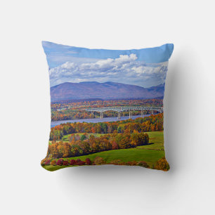 Rhinecliff Bridge im Herbst Kissen