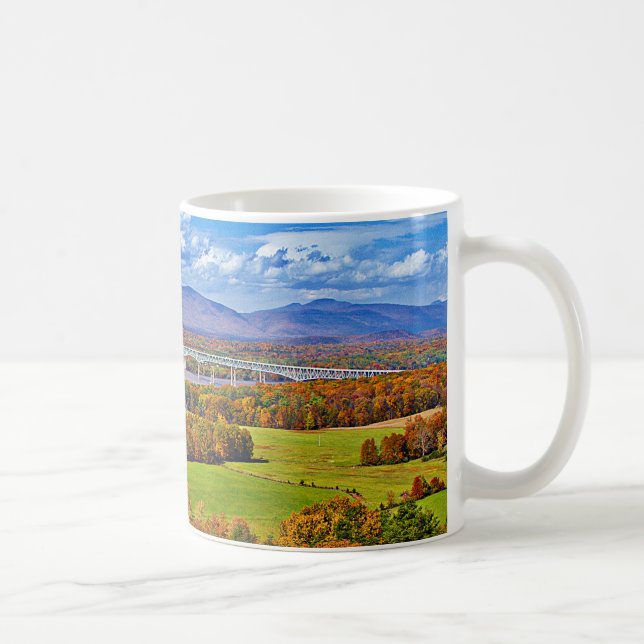 Rhinecliff Brücke im Fall Tasse (Rechts)