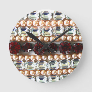 Rhinestones und Perlen - Vintager Schmuck Runde Wanduhr