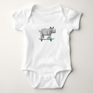 Rhino als Skater mit Skateboard Baby Strampler