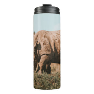 RHINO'S IN AFRIKA GRAZIEREN THERMOSBECHER