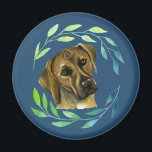 Rhodesian Ridgeback mit Wasserfarbe Magnet<br><div class="desc">Das ist ein Aquarellbild eines Rhodesier Ridgeback Hundes. Sie hat einen grünen Kranz um ihr Gesicht.</div>
