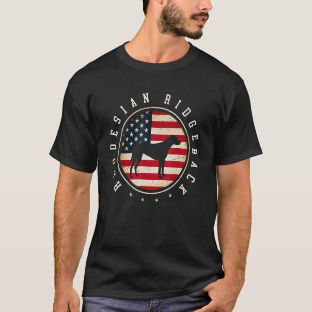 Rhodesian Ridgeback Usa Flag 4. Juli Mama Vater T-Shirt (Vorderseite)