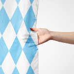Rhombus-Muster für die blaue und weiße bayerische  Schal<br><div class="desc">Elegantes,  stilvolles und raffiniertes bayerisches Fahnenmuster in Blau und Weiß. Modernes und trendiges Geschenk,  perfekt für den Diamant-Lozenge-Musterliebhaber in Ihrem Leben.</div>
