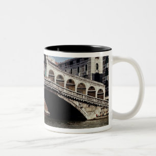 Rialto Brücke, angefangen 1588 Zweifarbige Tasse