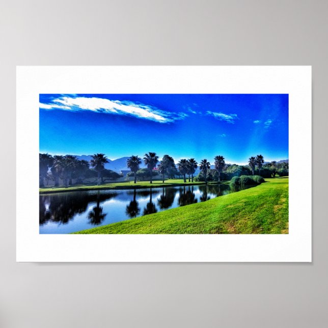 Rich Blue Green Landschaft Palms Lake Golf Poster (Vorne)