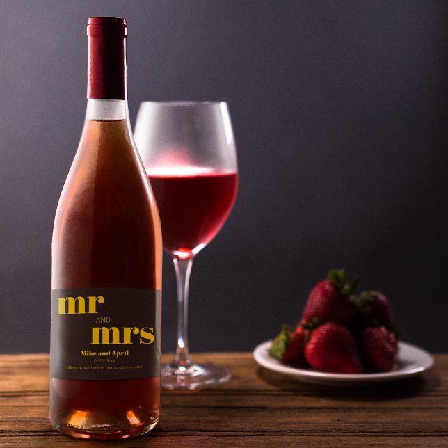 Rich Golden in Black Wedding Theme (Even drinks can match your wedding rich theme )