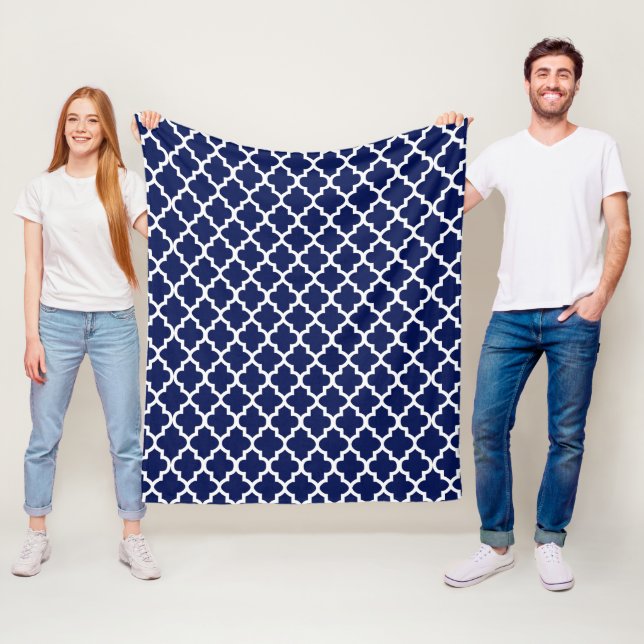 Rich Navy Blue and White Quatrefoil Pattern Fleecedecke (Beispiel)