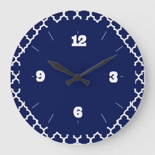 Rich Navy Blue und White Quatrefoil Pattern Große Wanduhr