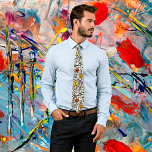 Rich Port Neck Tie mit Paul Klee Masterpiece Krawatte<br><div class="desc">Rich Port Neck Tie" mit Paul Klee Masterpiece, Artistic Sophistication, Wearable Art for Refined Style. Lassen Sie sich mit der Rich Port Neck Tie, einer atemberaubenden Hommage an Paul Klees ikonische Kunst, in den Schrank legen. Diese Krawatte verwandelt Ihre Kleidung in eine lebendige Leinwand, in der jeder Pinselstrich Raffinesse und...</div>
