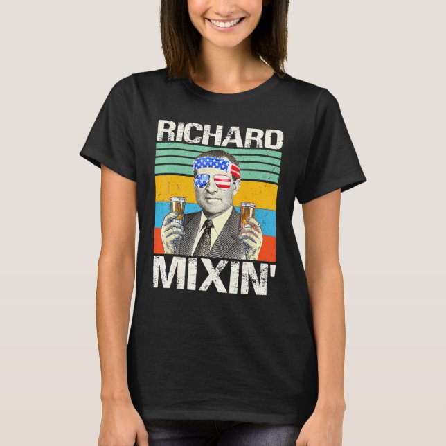 Richard Mixin 4. Juli Richard Nixon Drinking P T-Shirt (Vorderseite)