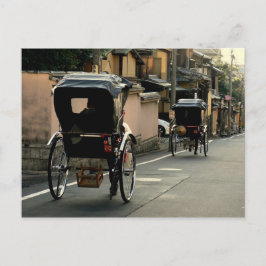 Rickshaw auf den Straßen von Kyoto in Japan Postkarte