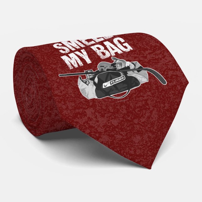 Riech mir in der Tasche (Hockeyschläger). Krawatte (Gerollt)