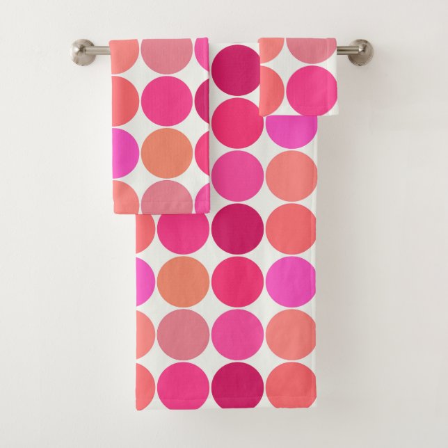 Riesenpunkte des Mittelalters, Fuchsia Pink und Ko Badhandtuch Set (Insitu)