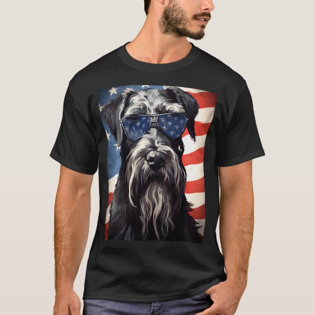 Riesenschnauzer 4. Juli amerikanische Flagge T-Shirt (Vorderseite)