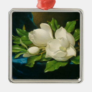 Riesige Magnolien auf einem blauen Samt-Stoff, Ornament Aus Metall