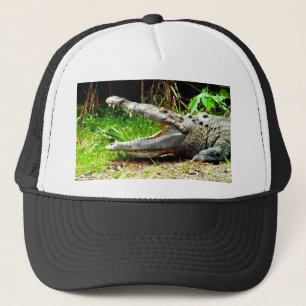 Riesiger Alligator mit seinem Mund offen Truckerkappe