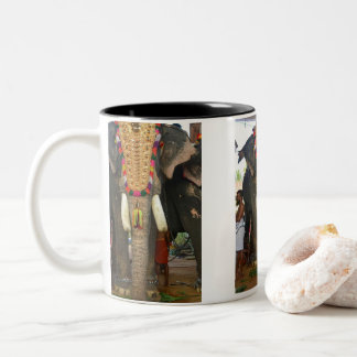 riesiger Elefant Zweifarbige Tasse
