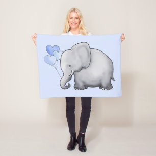 Riesiger niedlicher Baby-Elefant mit Fleecedecke