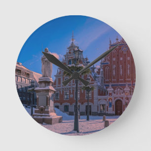 Riga Town Hall Platz im Winter Runde Wanduhr