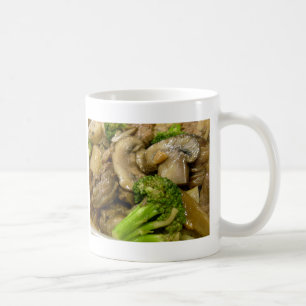 Rindfleisch, Brokkoli und Pilzstickerei Kaffeetasse