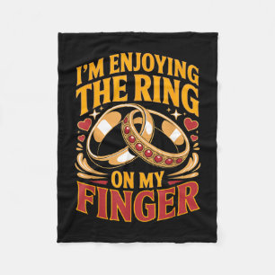 Ring am Finger Verlobte Ehefrau Ehemann verlobt Fleecedecke