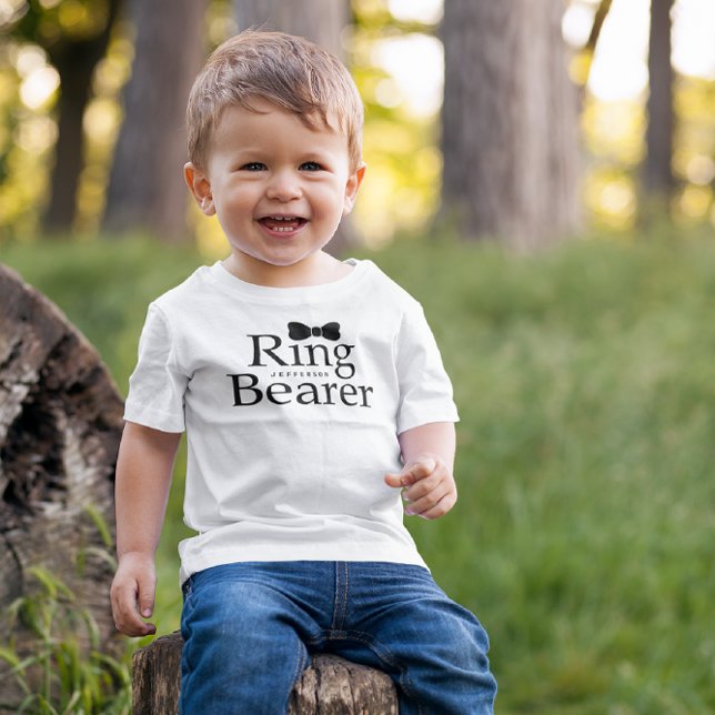 Ring Bearer Bow Krawatte Hochzeit T-Shirt (Von Creator hochgeladen)