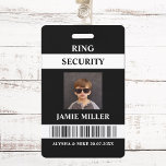 Ring Security Agent Foto ID Ring Bearer Ausweis<br><div class="desc">ID-Abzeichen für den Ringträger/ Ringschutz. Stilvolles Schwarzweiß-Design mit Foto und Bar.</div>