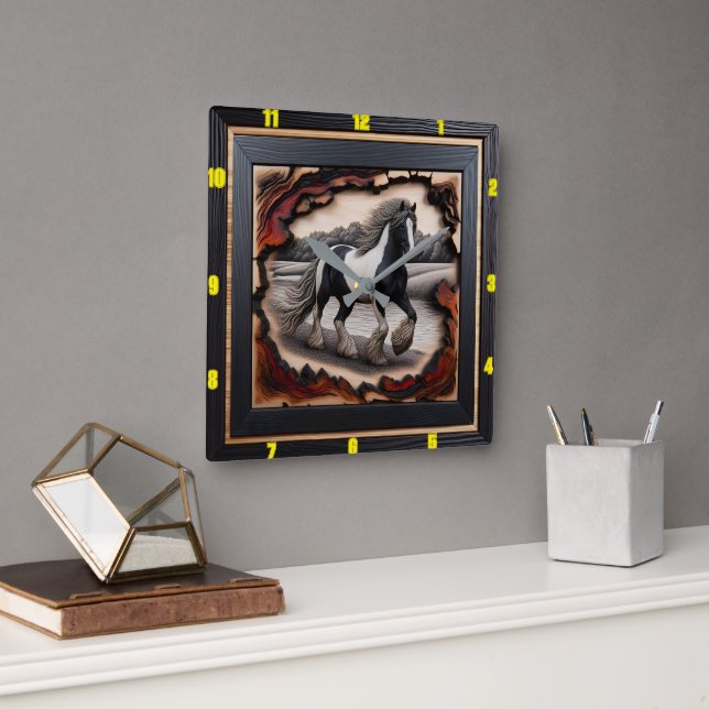 Riverbank Trot: Charred Wood Sinti und Roma Vanner Quadratische Wanduhr (Büro)