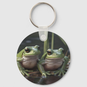 Riverbound Wonders: Zwei plump Green Frogs By Rive Schlüsselanhänger